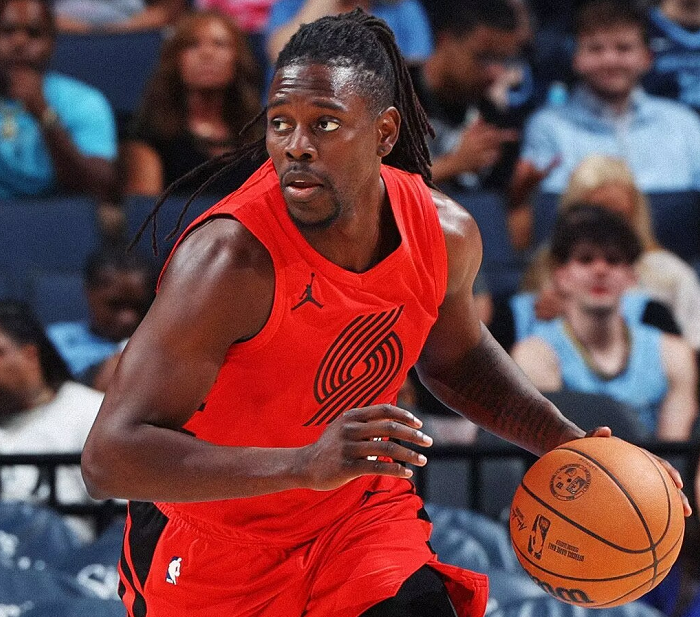 lpl高清回放-小卡三节轰29+8仍无缘今日最佳！对不起，你碰到创纪录的霍勒迪了