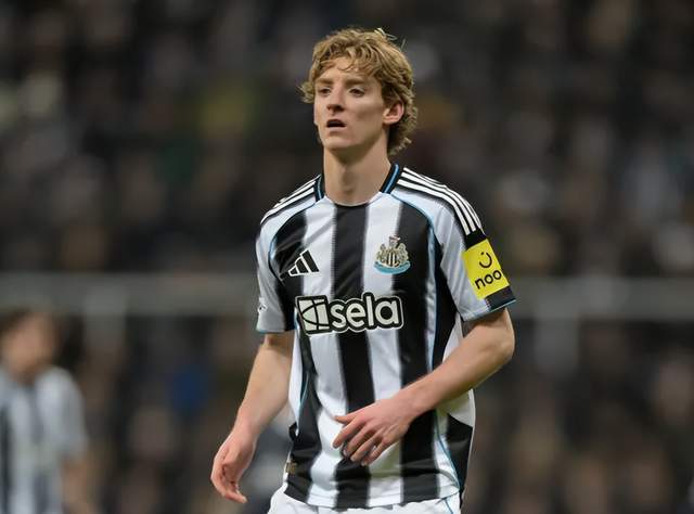 lol比赛视频-英超3大豪门盯上25岁戈登：欧冠10场轰10球 纽卡要价近1亿