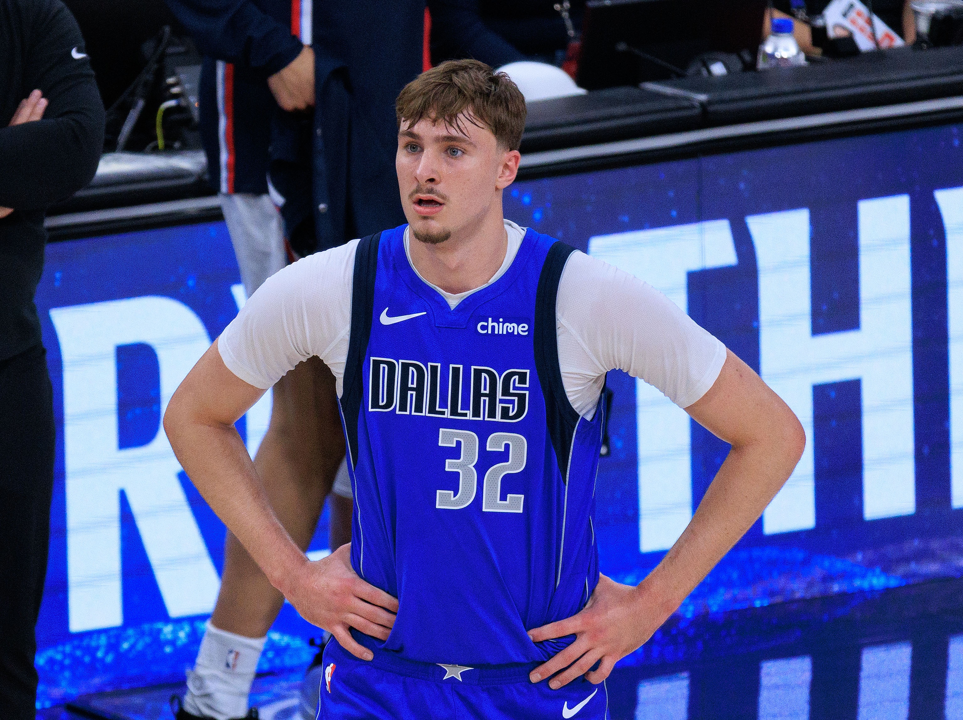 电竞赛事直播平台-弗拉格：我的新秀赛季表现还算不错 我的发挥稳定 全方位在进步